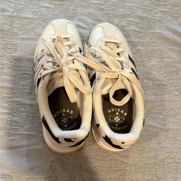 Adidas Cream and Black Patterned Sneakers - Picture 2 of 5